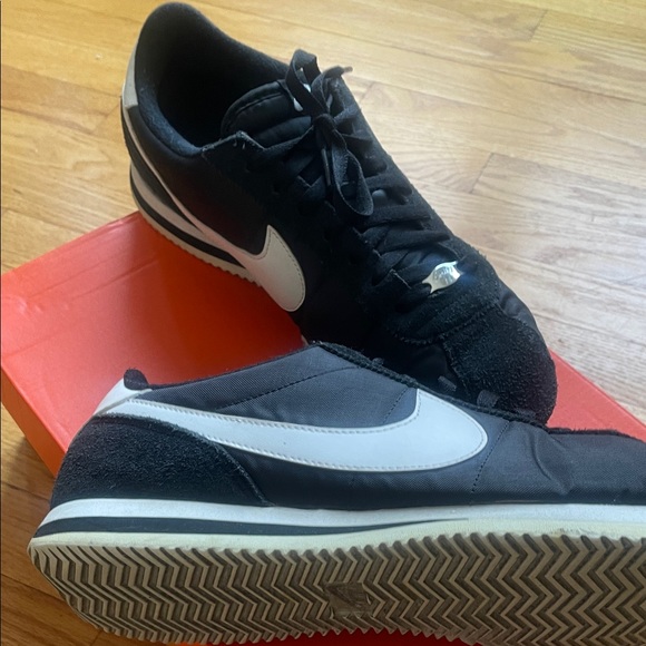 Nike Classic Black and White Sneakers mens size 13 Cortez - Picture 2 of 4